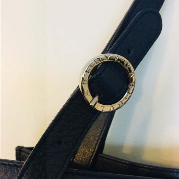 RARE! 💫Bvlgari Navy Soft Grain Leather Handbag - Picture 12 of 16